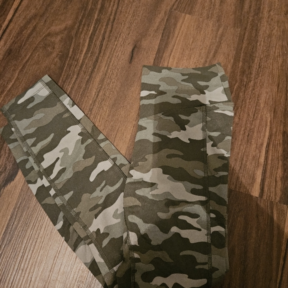 Pink Camouflage Leggings